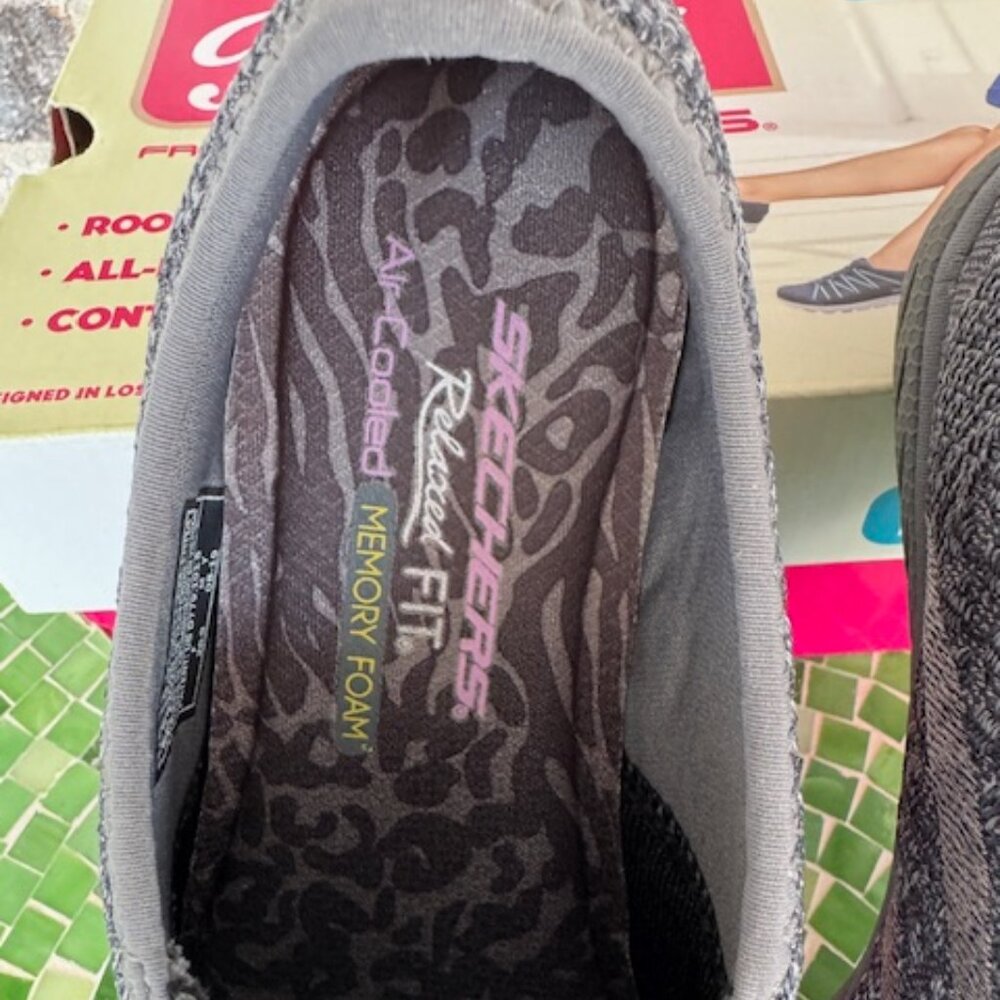 SKECHERS RELAXED FIT BREATHE EASY FORTUNEKNIT - Picture 10 of 13